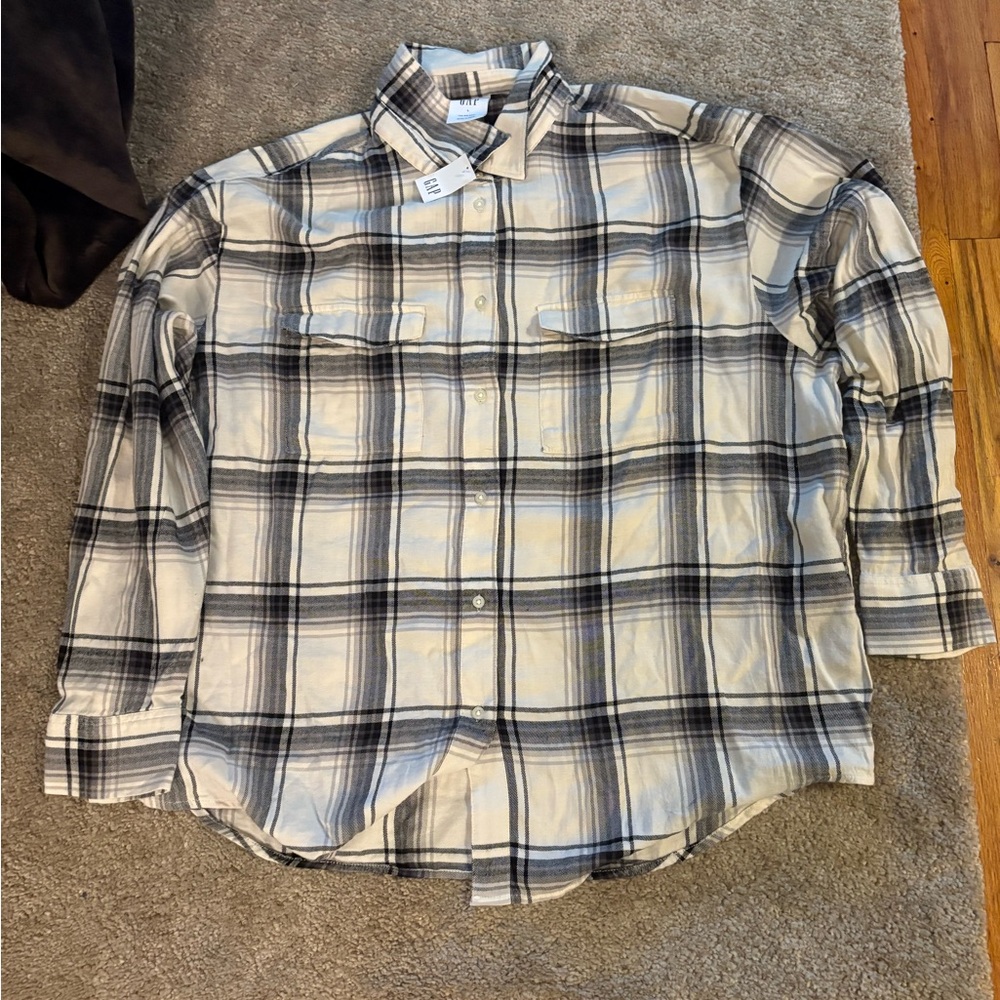 GAP Women's Black and White Plaid Shirt